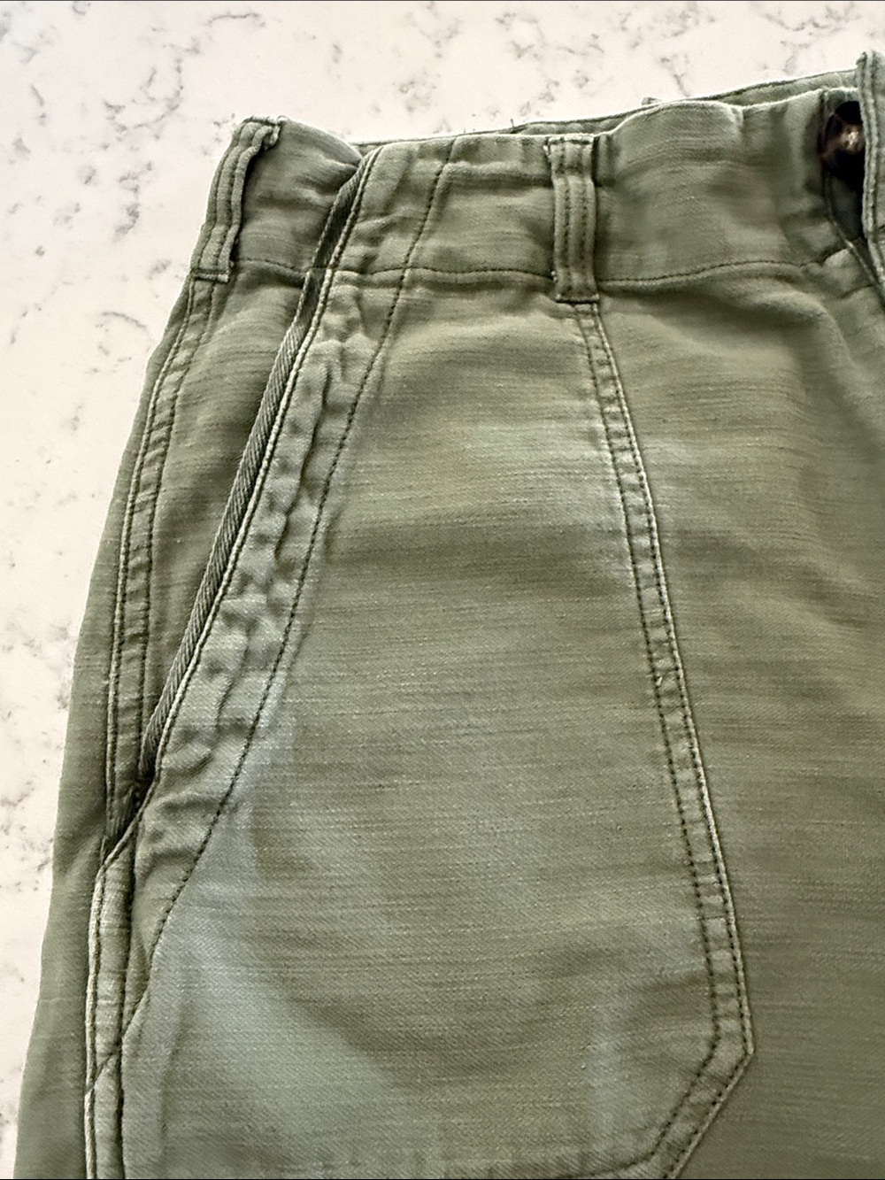 Faherty High-Rise Olive Green Cargo Shorts for Women - Picture 4 of 8